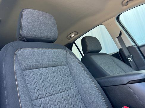 Used 2023 Chevrolet Equinox LT FWD image 22