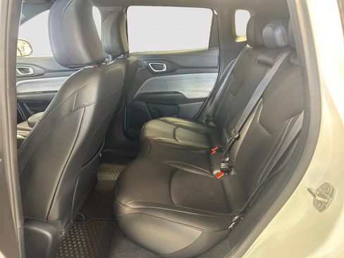 Used 2023 Jeep Compass Latitude w/ Sun and Sound Group AWD/4WD image 20