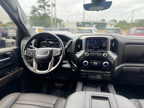 Used 2020 GMC Sierra 2500 Denali w/ Denali Ultimate Package AWD/4WD image 12