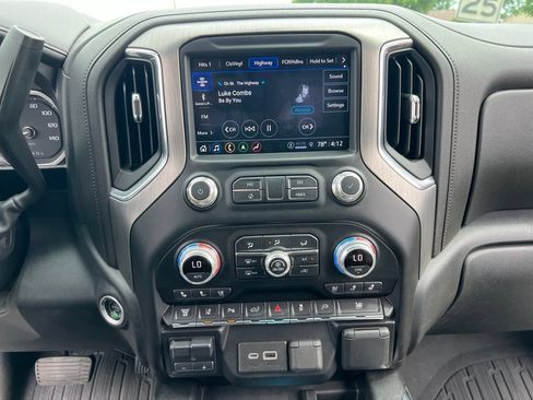 Used 2021 GMC Sierra 3500 Denali w/ Denali Ultimate Package AWD/4WD image 8
