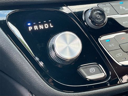 Certified 2024 Chrysler Pacifica Pinnacle image 17