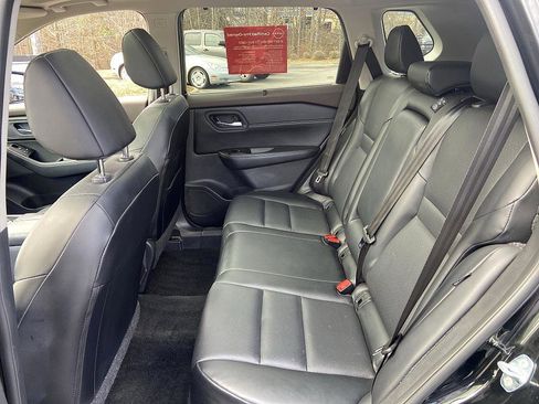 Used 2023 Nissan Rogue SV w/ SV Premium B Package image 12