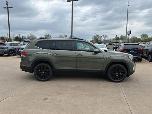 New 2026 Volkswagen Atlas SE FWD image 4
