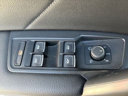 Used 2021 Volkswagen Tiguan SEL Premium R-Line image 17