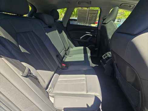 Used 2025 Audi Q5 Premium Plus w/ Premium Plus AWD/4WD image 12
