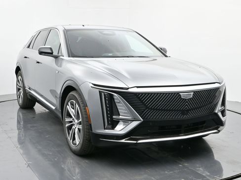 New 2025 Cadillac Lyriq Luxury image 8