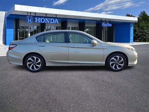 Used 2016 Honda Accord EX image 23