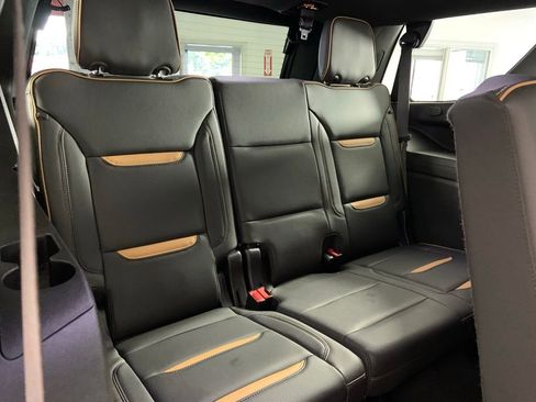 Used 2024 GMC Yukon AT4 w/ Technology Package image 21