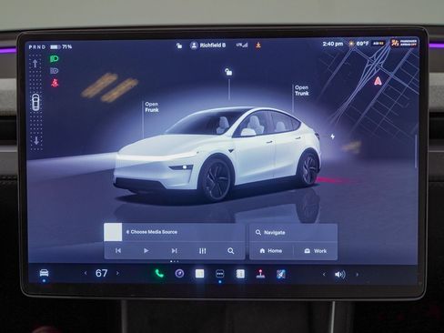 Used 2026 Tesla Model Y AWD image 31