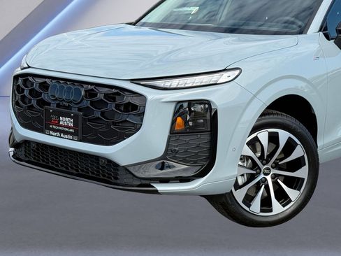 New 2026 Audi Q3 quattro 2.0T AWD/4WD image 1