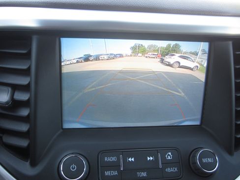 Used 2018 GMC Acadia SLT FWD image 18