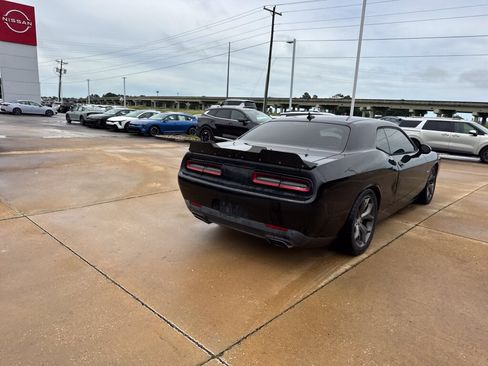 Used 2015 Dodge Challenger R/T w/ Quick Order Package 28B R/T RWD image 15