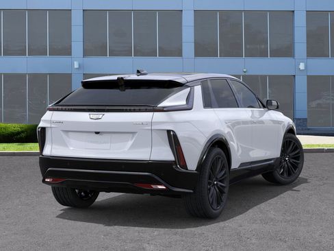 New 2026 Cadillac Lyriq Premium Sport image 4