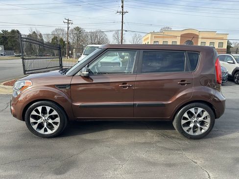 Used 2012 Kia Soul ! w/ Red Rock Special Edition Pkg image 8