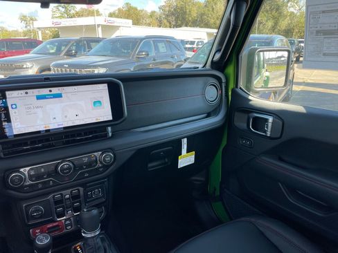 New 2025 Jeep Gladiator Rubicon w/ Convenience Group image 26