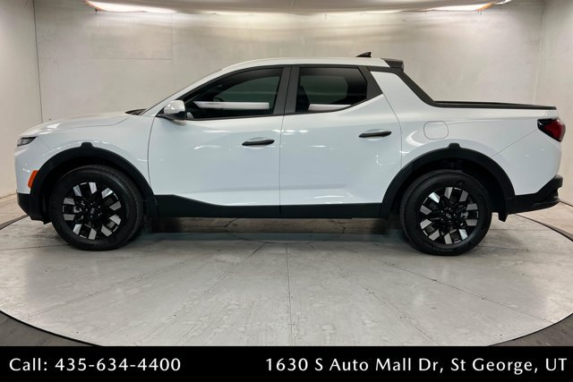 Used 2025 Hyundai Santa Cruz SE AWD/4WD image 2