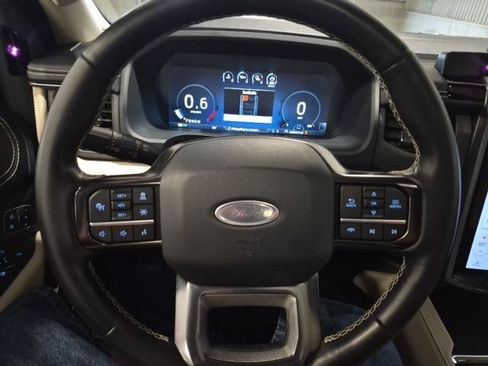 Used 2024 Ford Expedition Platinum AWD/4WD image 13