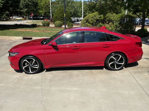 Used 2019 Honda Accord Sport image 7