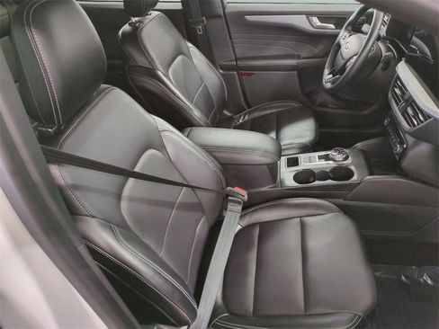 Used 2024 Ford Escape Platinum image 31