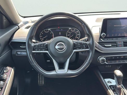 Used 2024 Nissan Altima 2.5 SR FWD image 24