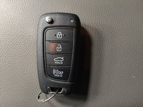 Used 2024 Hyundai Elantra SE FWD image 32