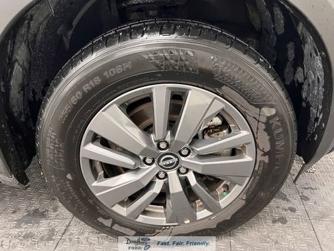 Used 2025 Nissan Pathfinder SV FWD image 17