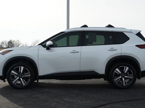 Used 2024 Nissan Rogue SL w/ SL Premium Package image 7