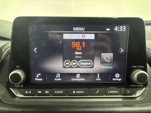 Used 2025 Nissan Rogue SV AWD/4WD image 37