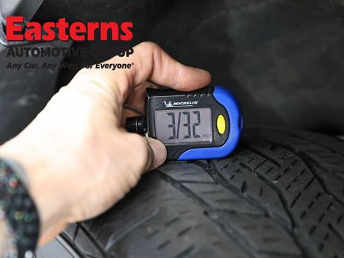 Used 2021 Chevrolet Traverse LT image 31