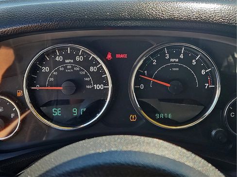 Used 2015 Jeep Wrangler Sport image 22