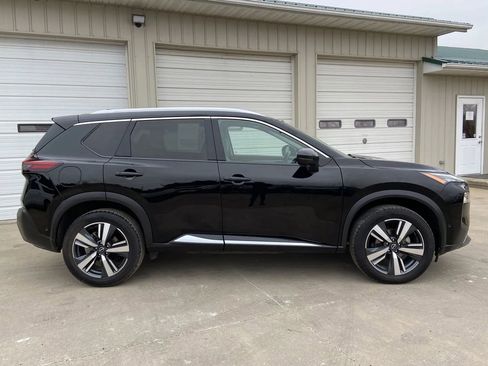 Used 2023 Nissan Rogue SL w/ SL Premium Package image 7