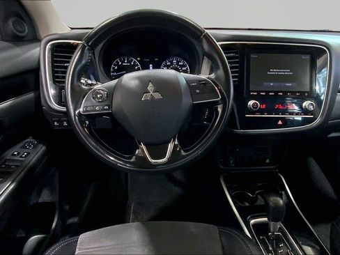 Used 2020 Mitsubishi Outlander SE FWD image 8