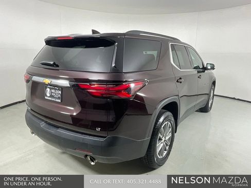 Used 2022 Chevrolet Traverse LT FWD image 6