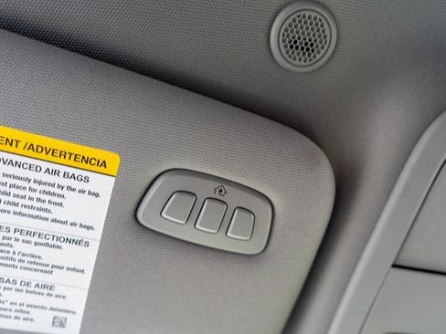 Used 2023 Ford Explorer Limited image 34