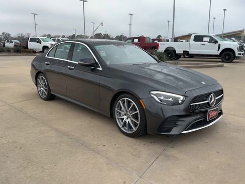 Used 2022 Mercedes-Benz E 350 Sedan image 2