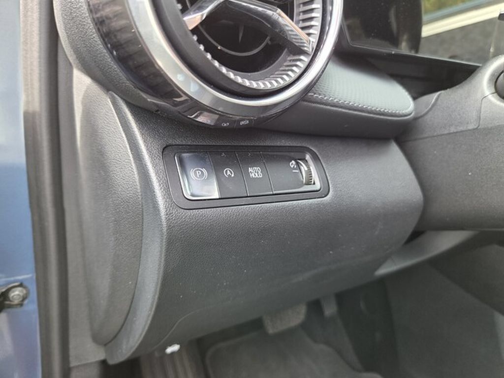 Used 2026 Chevrolet Equinox LT w/ Convenience Package II FWD image 9