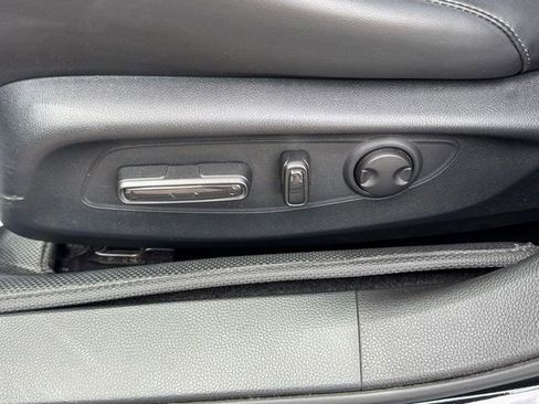 Used 2024 Honda Accord Touring image 9