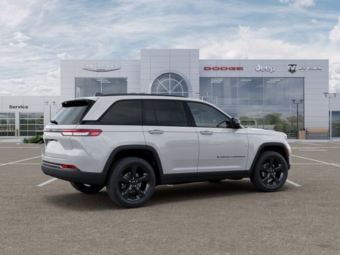 New 2025 Jeep Grand Cherokee Altitude image 3