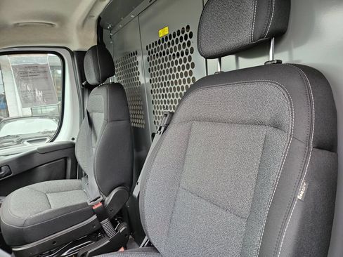 Used 2025 RAM ProMaster 2500 w/ Quick Order Package 22G SLT FWD image 17
