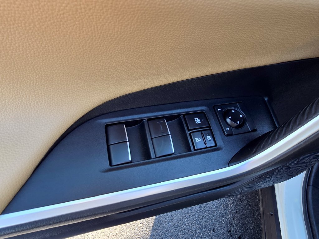 Used 2021 Toyota RAV4 Limited AWD/4WD image 20
