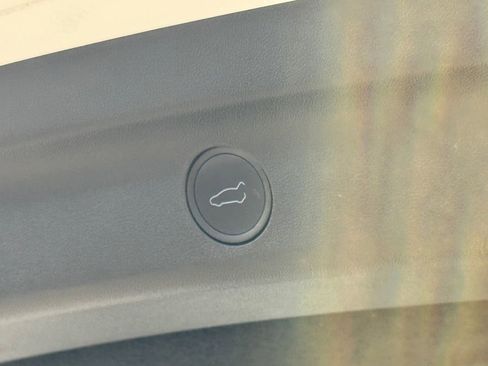 Used 2023 Tesla Model Y Performance image 26