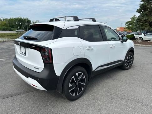 Used 2026 Nissan Kicks SV w/ SV Premium Package AWD/4WD image 5