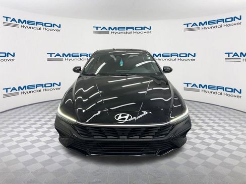 Used 2025 Hyundai Elantra Sport FWD image 8