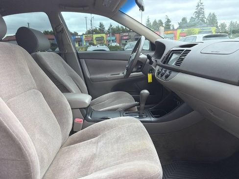 Used 2004 Toyota Camry LE FWD image 17