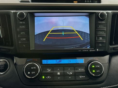 Used 2018 Toyota RAV4 XLE FWD image 23