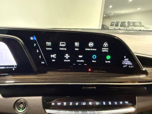Used 2022 Cadillac Escalade ESV Sport w/ Touring Package AWD/4WD image 32
