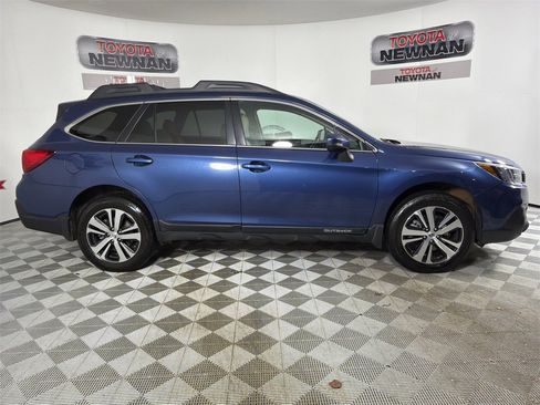 Used 2019 Subaru Outback 3.6R Limited w/ Popular Package #2 image 4