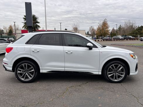 Used 2022 Audi Q3 2.0T Premium Plus w/ Premium Plus Package image 10