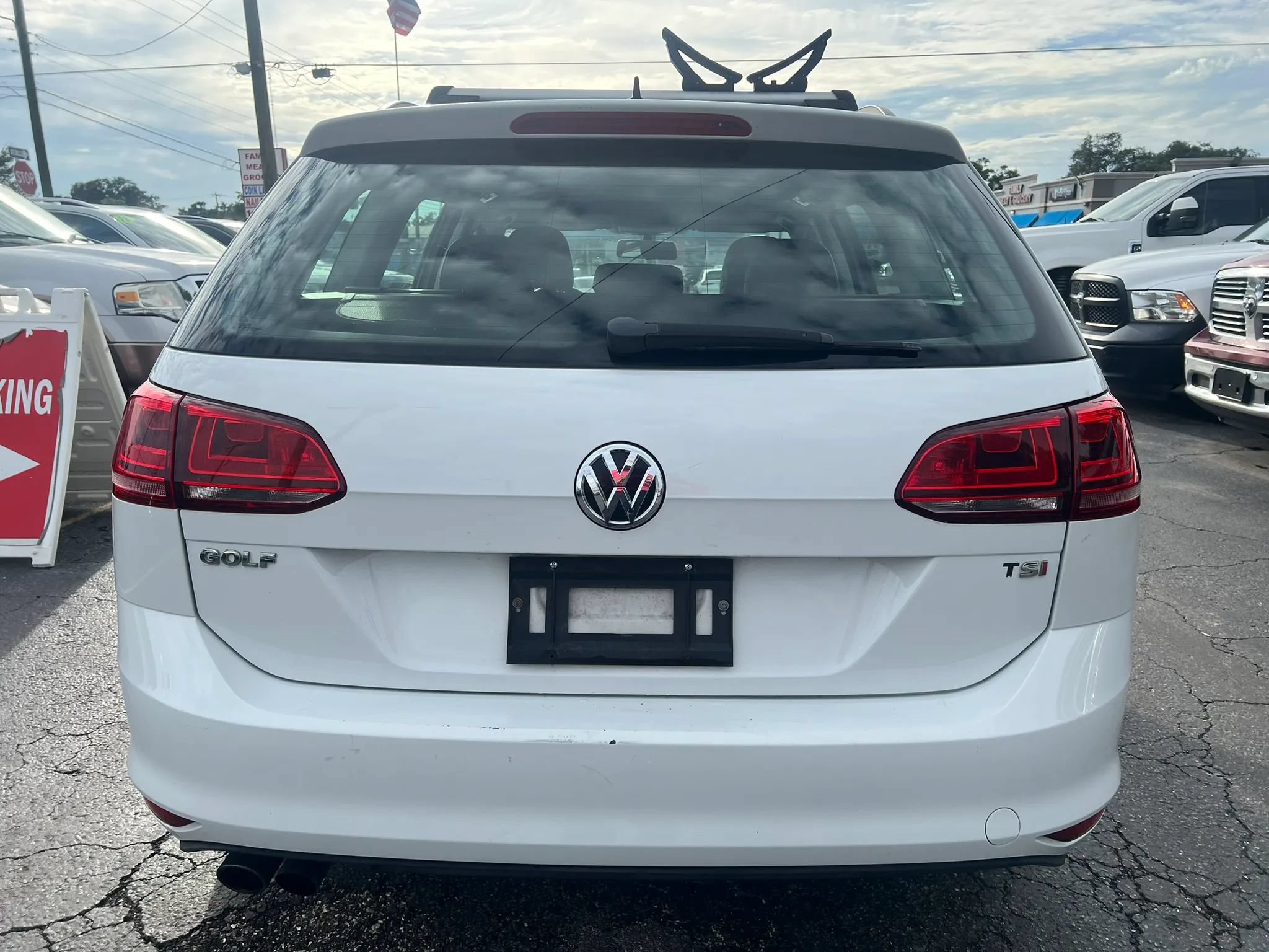Used 2016 Volkswagen Golf Limited Edition FWD image 6
