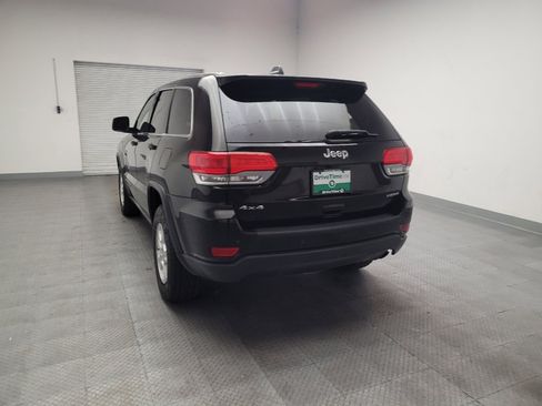Used 2017 Jeep Grand Cherokee Laredo AWD/4WD image 6
